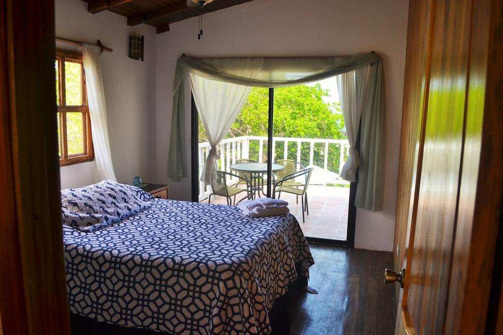 The Isabela Beach House Puerto Villamil Bilik gambar